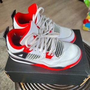 Preschool Retro Jordan Sneakers